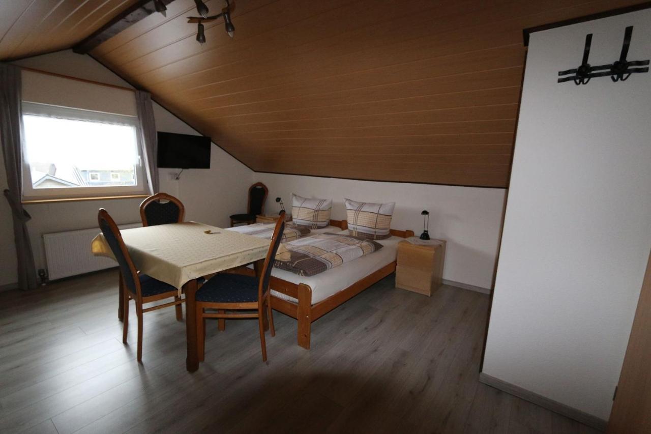 Haus Anne Hotel Neunkirchen  ภายนอก รูปภาพ
