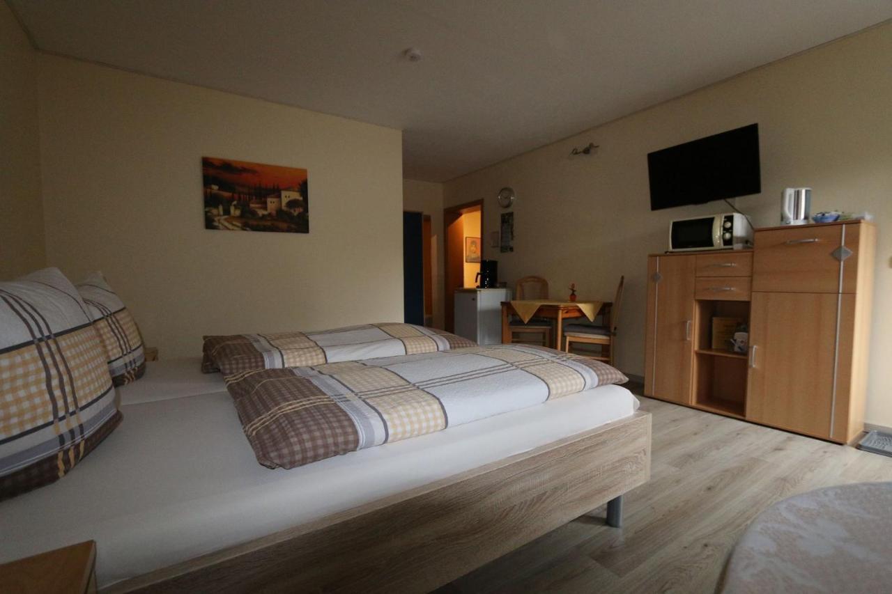 Haus Anne Hotel Neunkirchen  ภายนอก รูปภาพ
